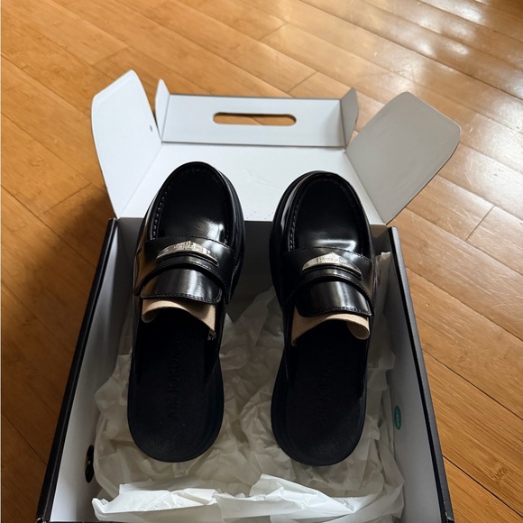 Women’s Air Jordan Loafer Mule - Picture 7 of 9